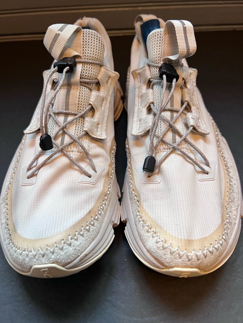 On Womens 9.5 Cloudaway Running Shoes Ivory/Pearl Sneakers Cloud Away - Picture 2 of 11